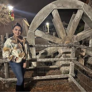 Meet your Posher, Evelene